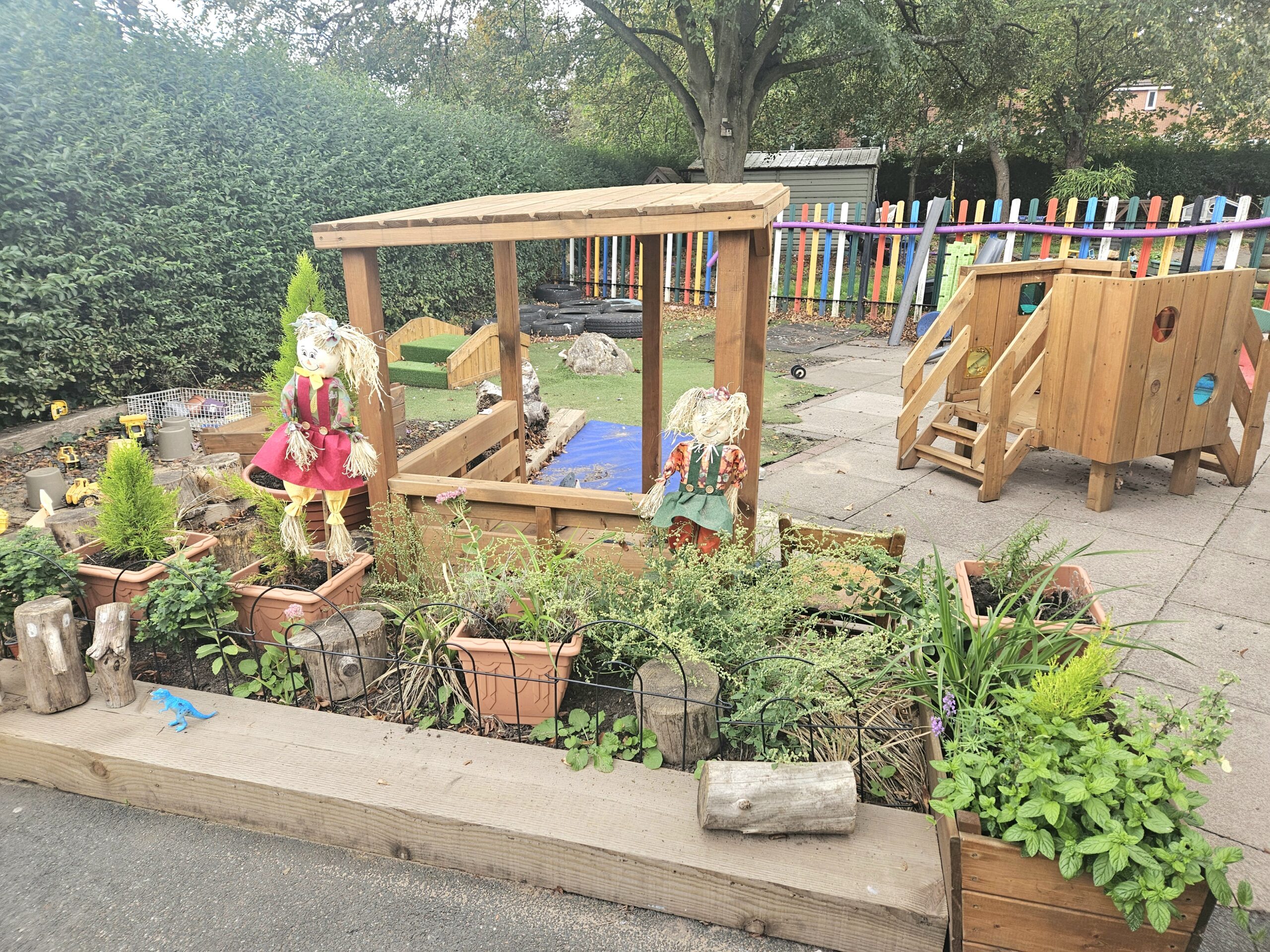 Outdoor garden at Tiny Toez Tamworth